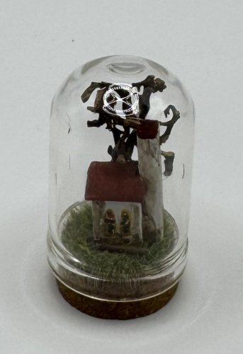 (image for) Miniature Scene in Glass Dome