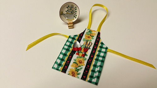 Apron w/ Gardening Tools & Plate in Stand