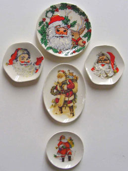 Assorted Santa Plates 5pc Set